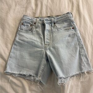 Light wash Levi’s 501 shorts